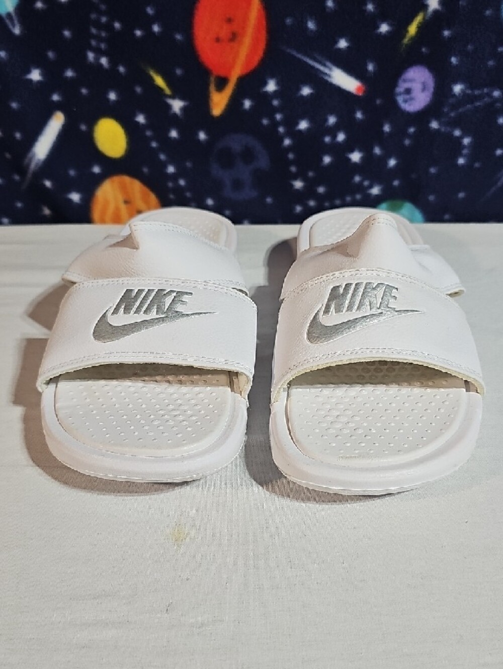 Nike Womens White Adjustable Slide Sandals - Picture 10 of 10